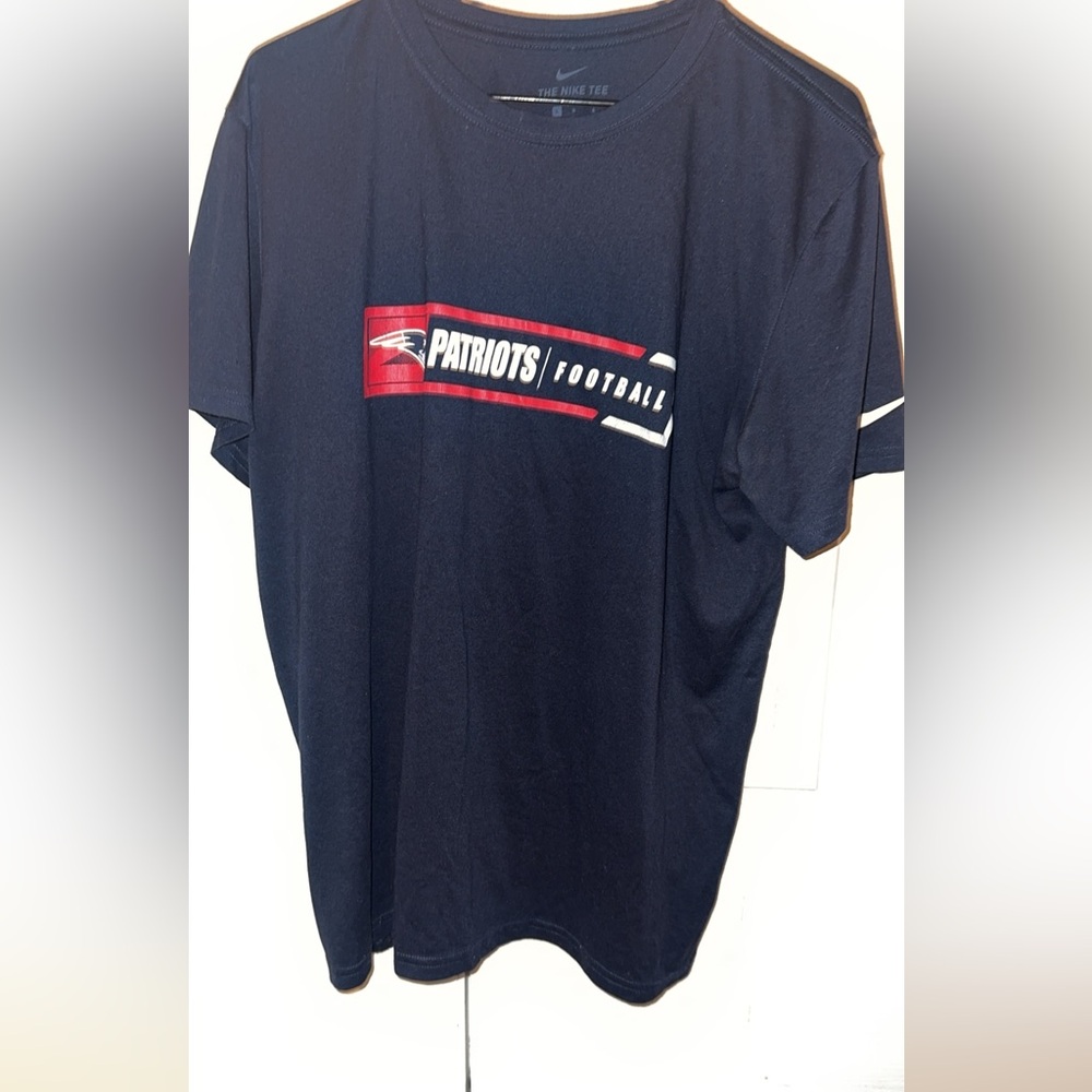 NE Patriots L Nike Tee